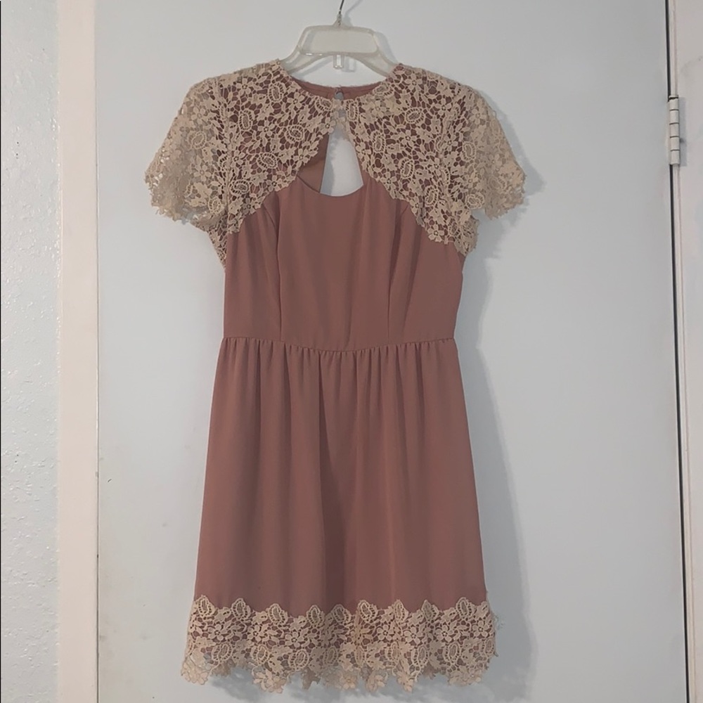 Pink+Lace dress perfect for a wedding!